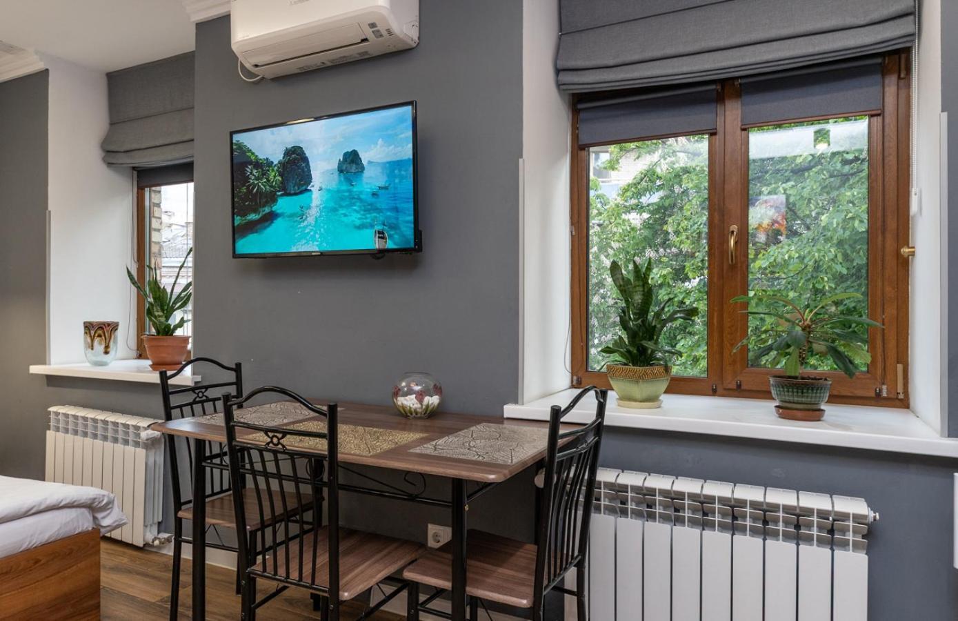 Lux Apartment Near Arena City Киев Екстериор снимка