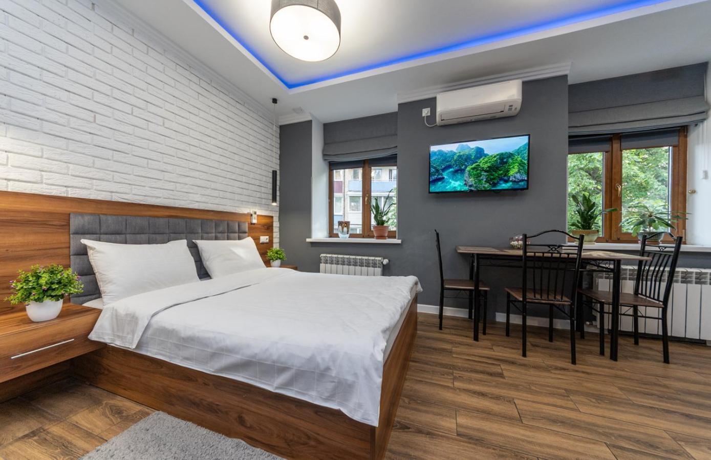 Lux Apartment Near Arena City Киев Екстериор снимка