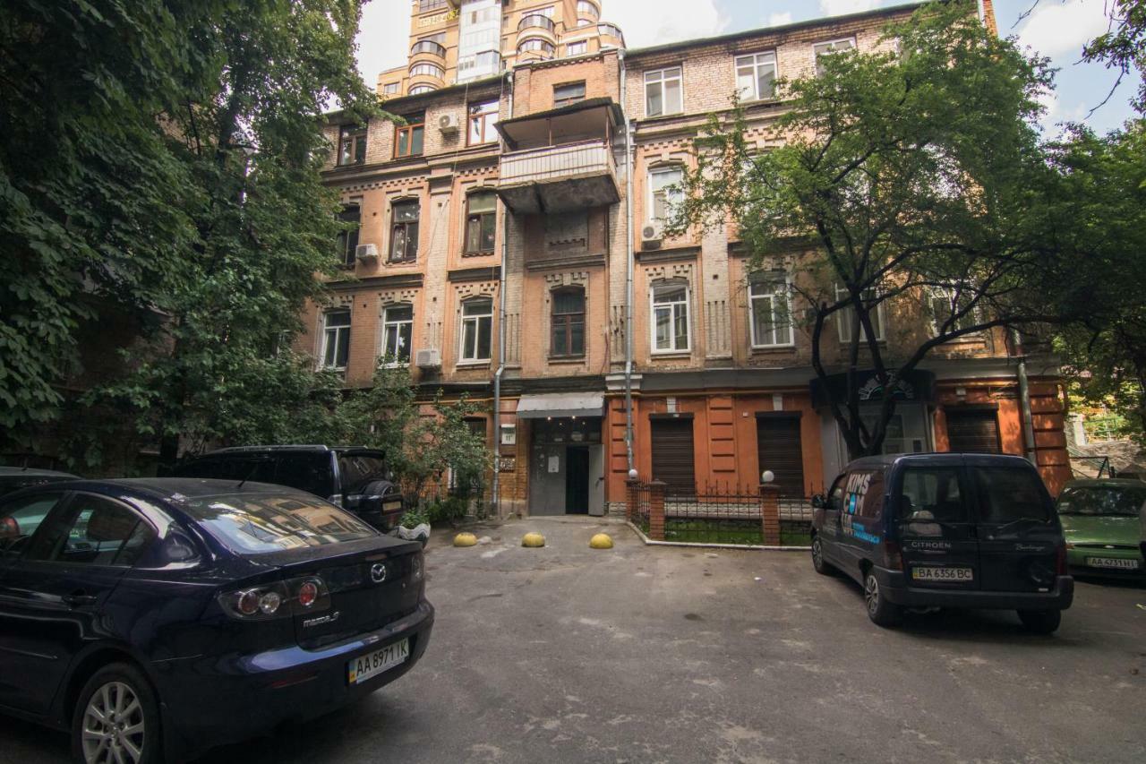 Lux Apartment Near Arena City Киев Екстериор снимка