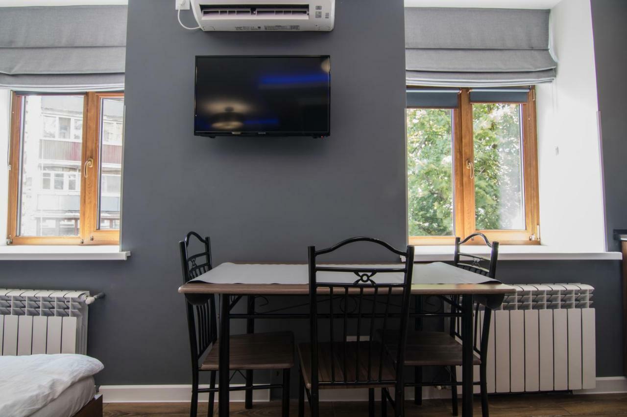 Lux Apartment Near Arena City Киев Екстериор снимка