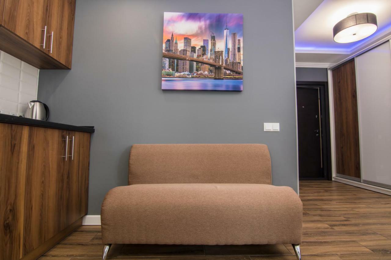 Lux Apartment Near Arena City Киев Екстериор снимка